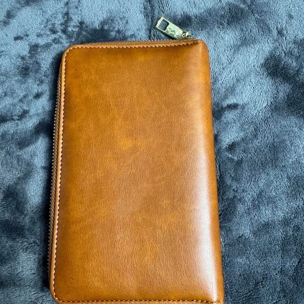passport holder wallet like new